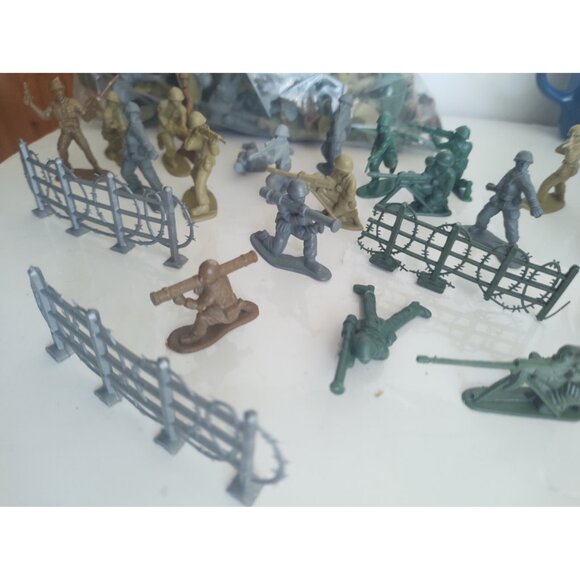 vintage plastic toy soldier lot Airfix & TimMee 200 plus - Picture 2 of 16